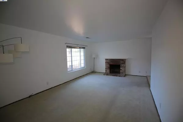 San Leandro, CA 94577,2459 Jamaica Way