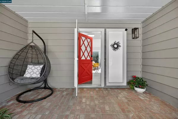 Orinda, CA 94563,10 Chelton Ct