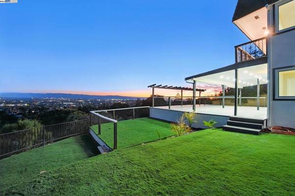 10745 Ridgeview Way, San Jose, CA 95127