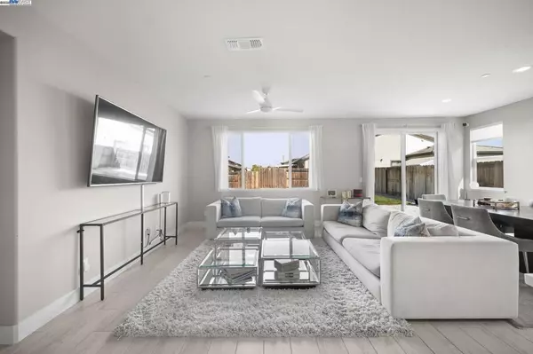 Modesto, CA 95356,1605 Radiance Ln