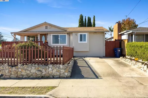 19695 Bernal St, Castro Valley, CA 94546-3341
