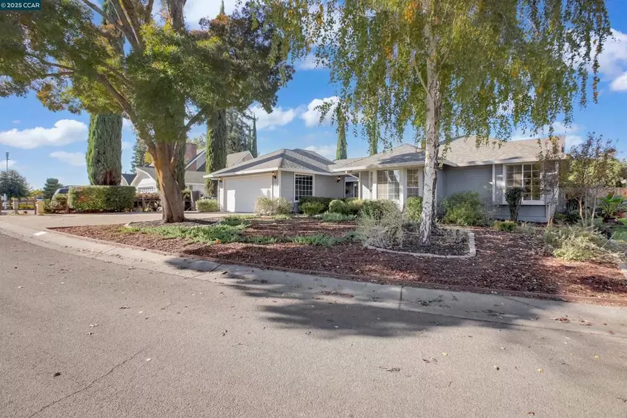 1160 Bryn Mawr Dr, Yuba City, CA 95993