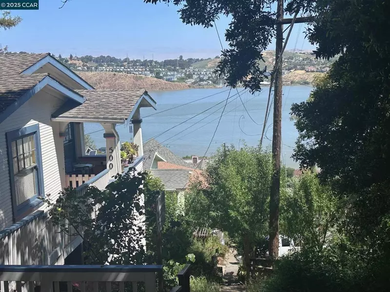 500 Alhambra St, Crockett, CA 94525