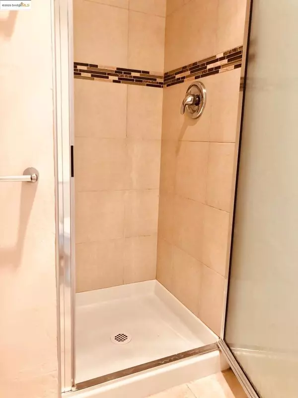 Berkeley, CA 94705,2180 Ashby Ave