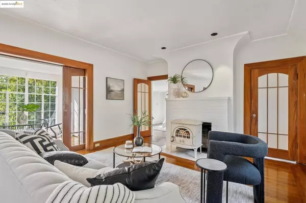 Oakland, CA 94602,3073 Monterey Blvd