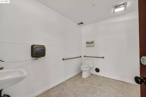 Oakland, CA 94611,4319 Piedmont Ave