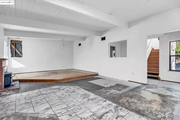 Richmond, CA 94804,5212 Creely Ave