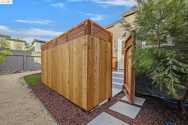 Berkeley, CA 94703,1515 Derby Street