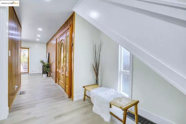 Oakland, CA 94611,6635 Banning Dr