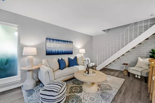 Pleasanton, CA 94588,2207 Segundo Ct #2