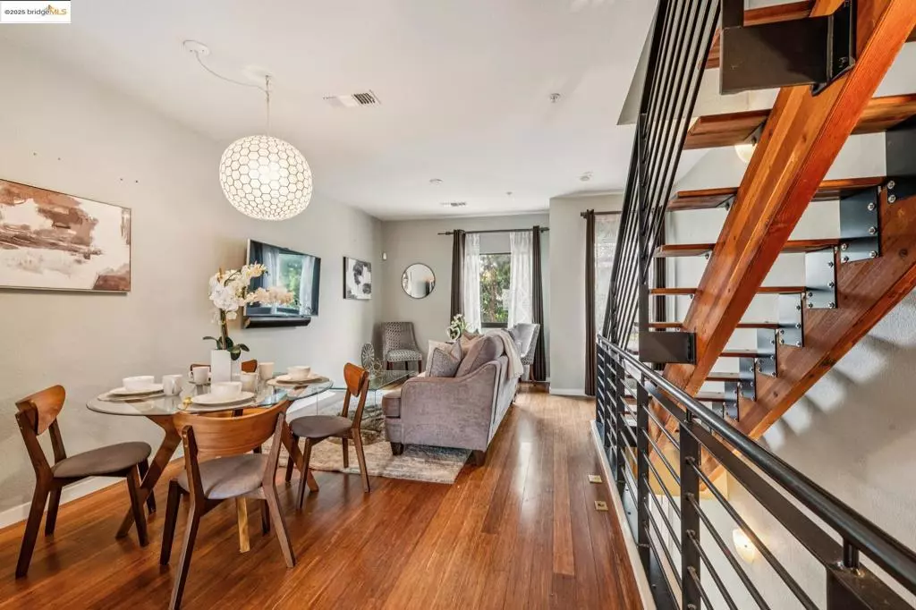 Oakland, CA 94607,1211 Wood St