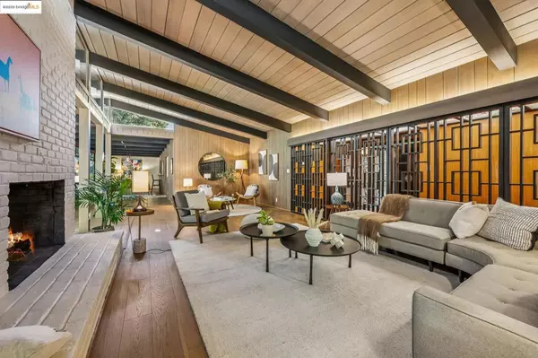 Oakland, CA 94605,9034 Mcgurrin Rd