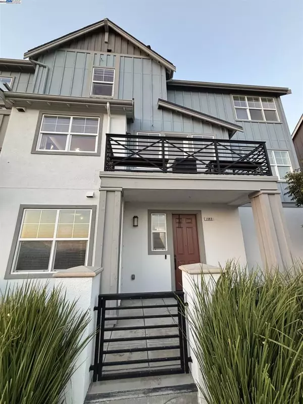 Dublin, CA 94568-6733,3883 Camino Loop