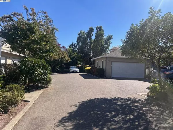 Healdsburg, CA 95448,426 Piper St