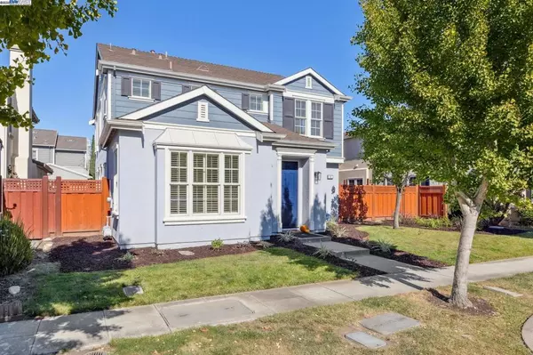 Alameda, CA 94501,5 Cornelius Sq