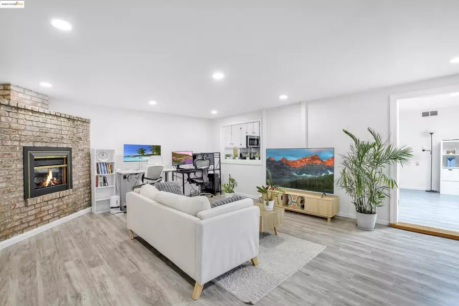 185 Evening Star Ct, Milpitas, CA 95035