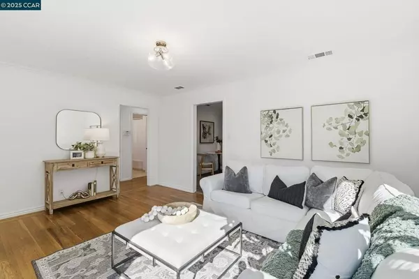 Antioch, CA 94509,18 W 17Th St