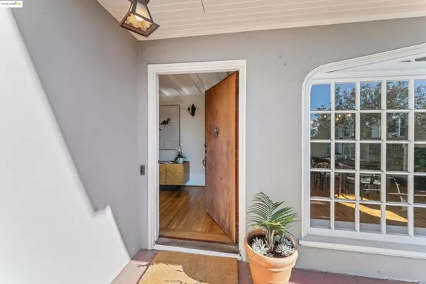 Berkeley, CA 94705,44 Oak Ridge Rd