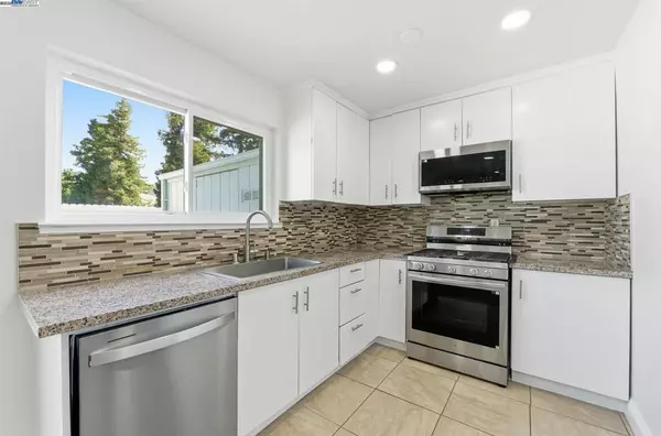 Fremont, CA 94536,38618 Royal Ann Cmn