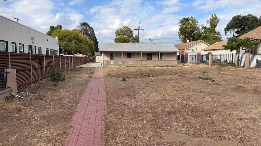 Redlands, CA 92374,825 E Colton Ave