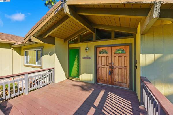 Oakland, CA 94605,85 Sequoyah View