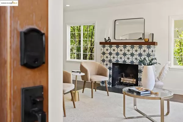 Oakland, CA 94610,667 Mandana Blvd