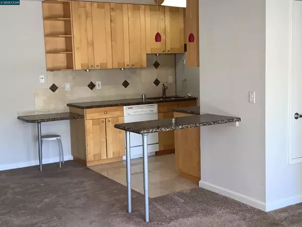 Concord, CA 94521,5080 Valley Crest Dr #32