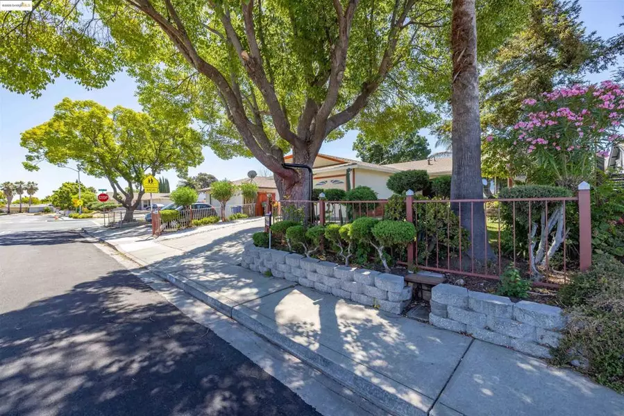 1813 Hanlon Way, Pittsburg, CA 94565