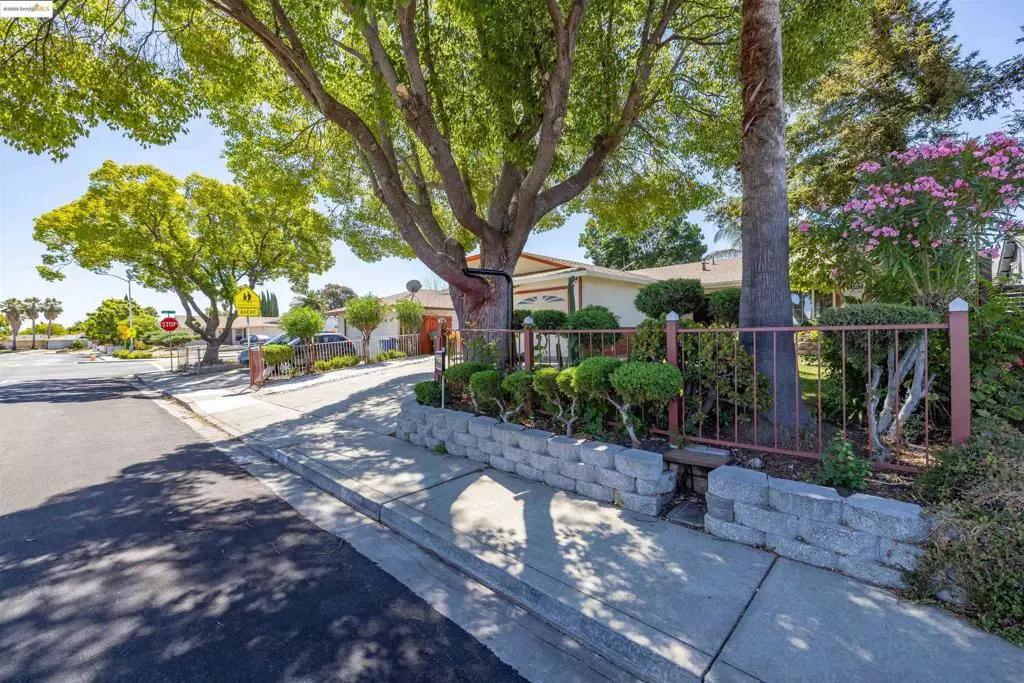 Pittsburg, CA 94565,1813 Hanlon Way