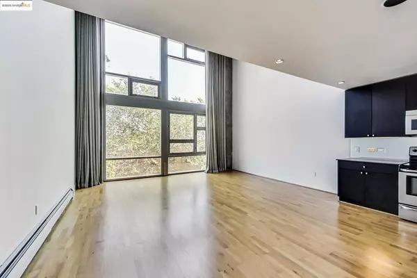 Oakland, CA 94607,311 Oak St