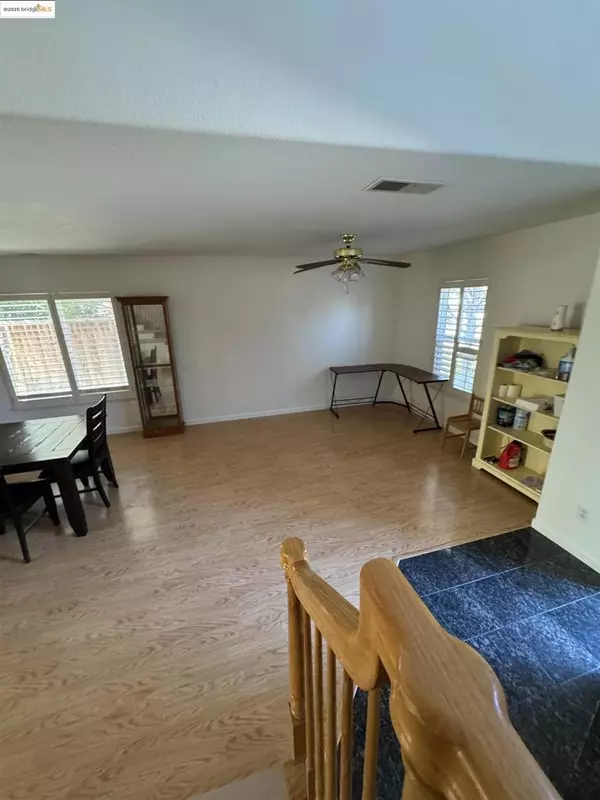 Antioch, CA 94531,4558 Mirror Ct