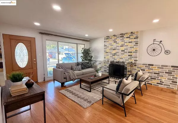 San Lorenzo, CA 94580,17453 Via Valencia