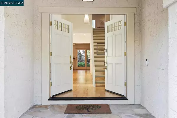 1555 Pebblebrook Ct, Walnut Creek, CA 94596