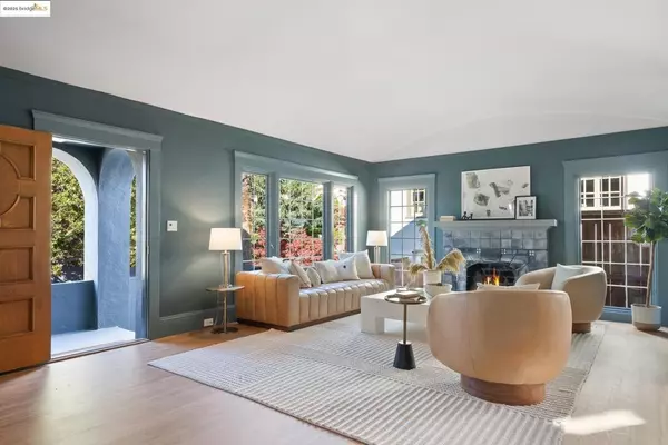 Oakland, CA 94610,1073 Mandana Blvd.