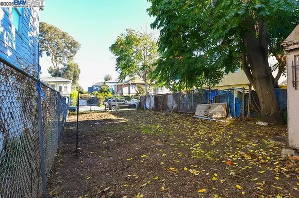 Oakland, CA 94607,1011 Willow St