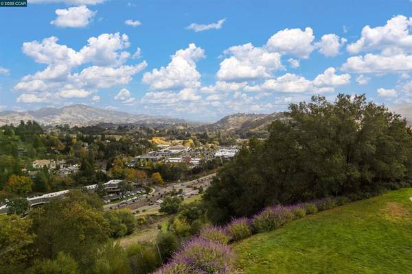 Walnut Creek, CA 94595,2232 Golden Rain Rd #1