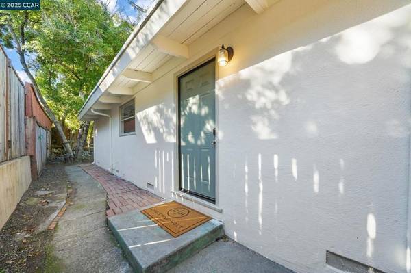 El Sobrante, CA 94803,3950 Milton Dr