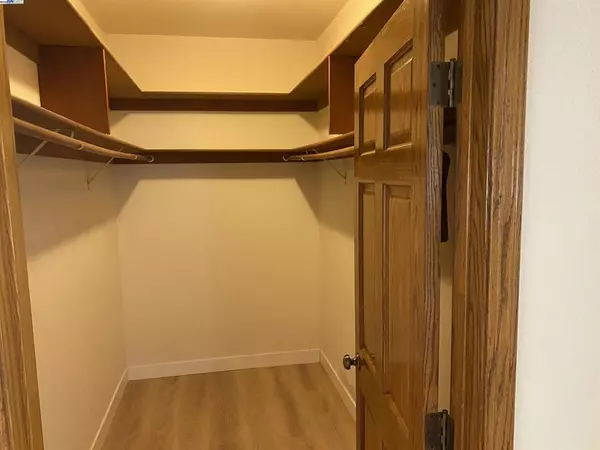 Pleasanton, CA 94588,11 Foothill Lane