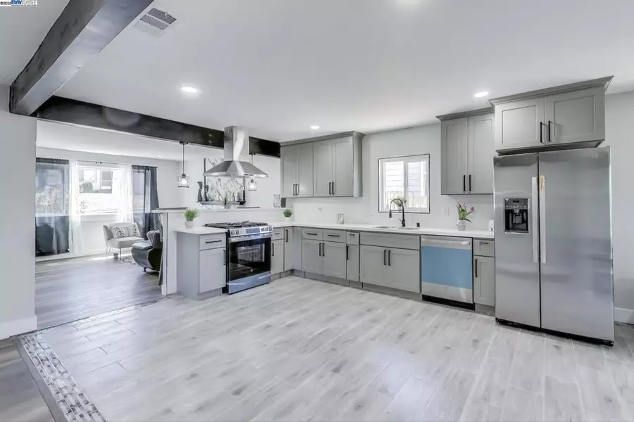 2131 POMONA AVE, Martinez, CA 94553