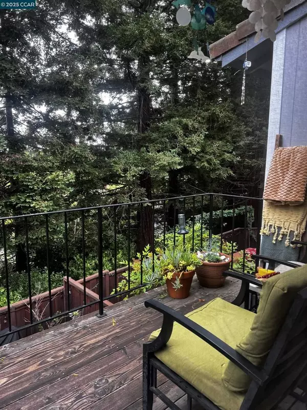 Martinez, CA 94553,242 Via El Dorado Ln