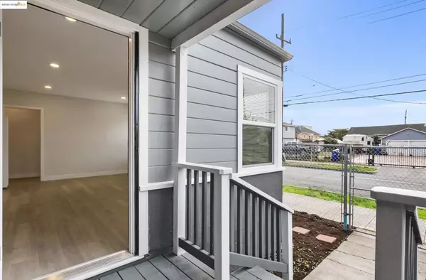 Oakland, CA 94603,9028 A St