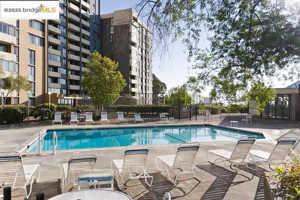 Albany, CA 94706,555 Pierce St #226