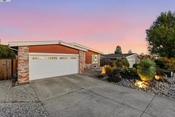 Castro Valley, CA 94552,18660 E Cavendish Dr