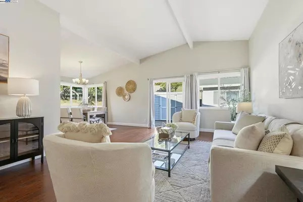 Castro Valley, CA 94552,18660 E Cavendish Dr