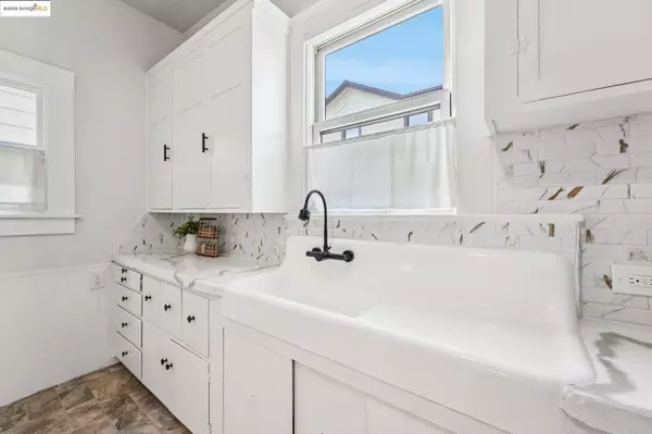 Oakland, CA 94606,1549 5Th Ave