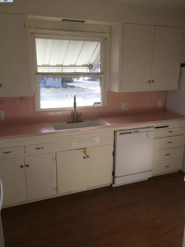 San Leandro, CA 94577,500 Fortuna Ave