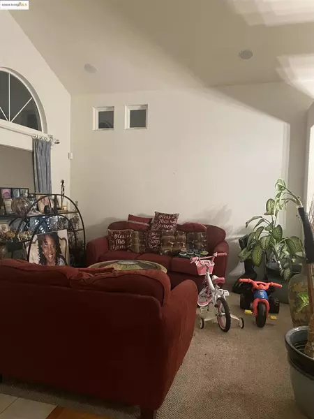 83 Palm Dr, Brentwood, CA 94513