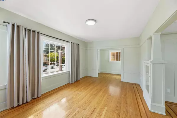 Oakland, CA 94602-1043,3123 Beaumont