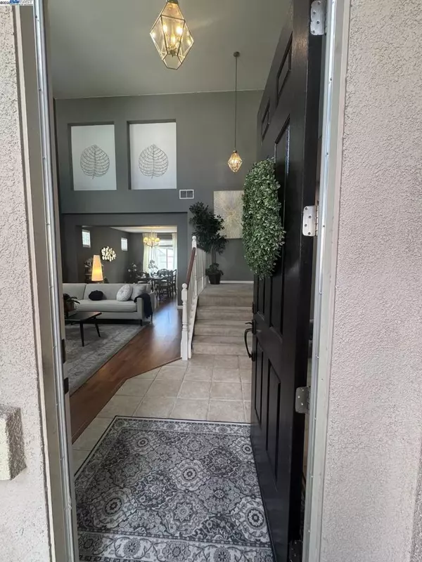 Tracy, CA 95304,1242 Tulloch Dr