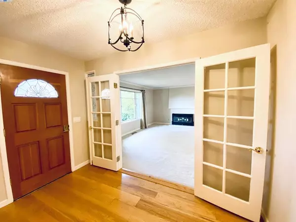 San Ramon, CA 94583,94 Dos Rios Pl